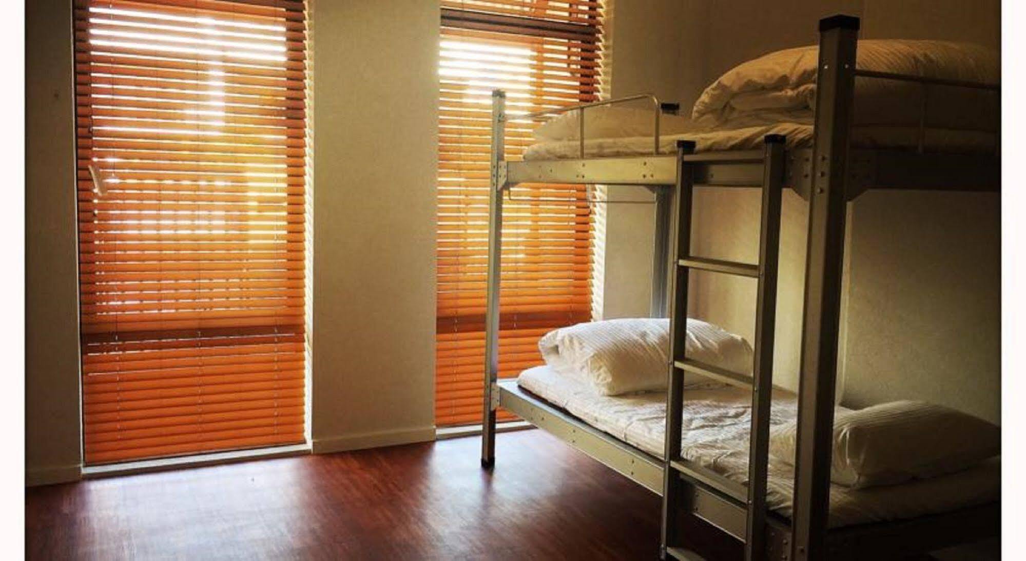 Downtown Backpackers Hostel Perth - Note - Valid Passport Required For Check In Екстериор снимка